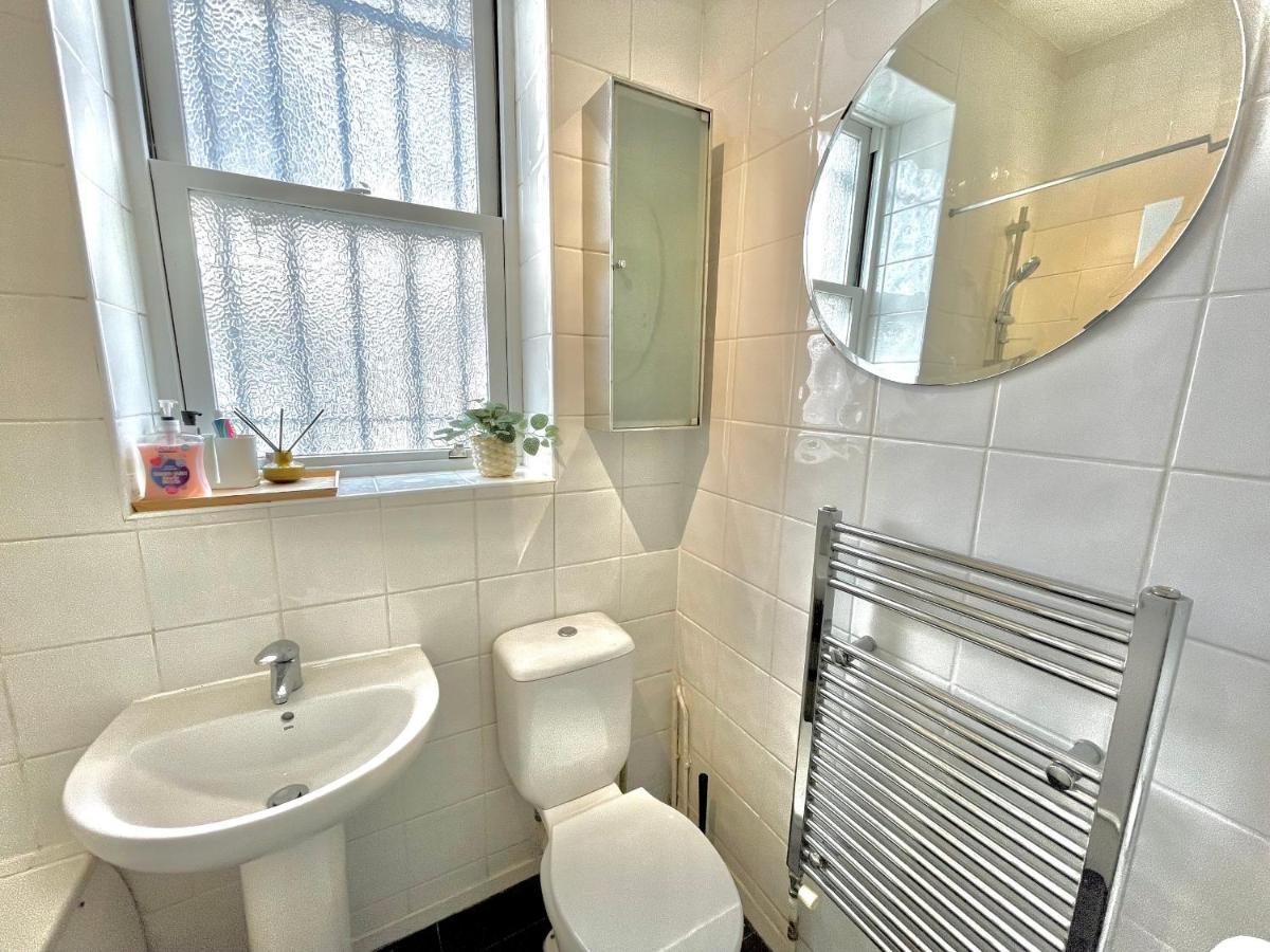Archway Station Big Bedroom Flat London Bagian luar foto